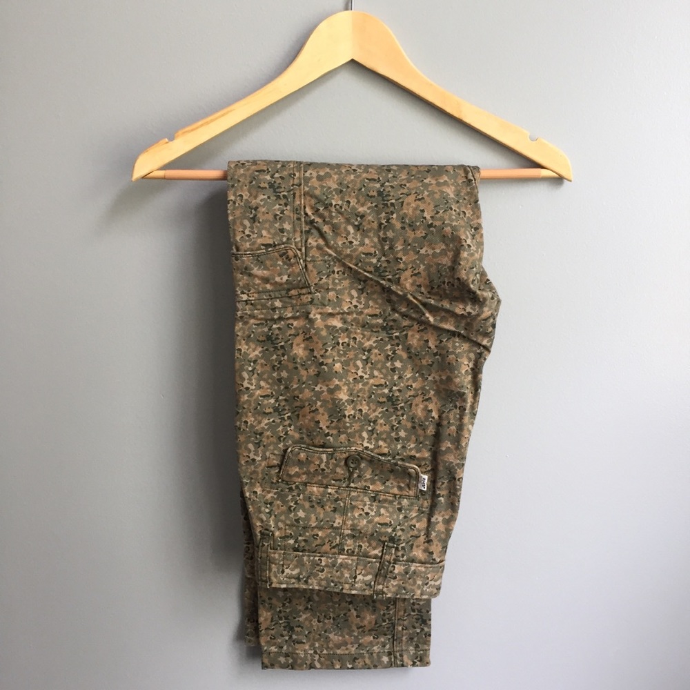 Levi’s camouflage cargo pants
